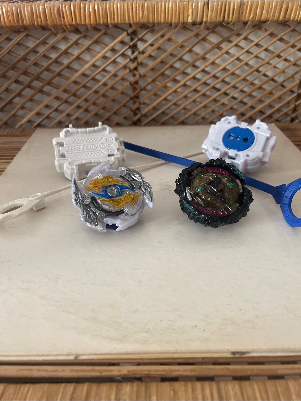 Lefty Beyblades Lot of 2 Battling Tops With 2 Launchers